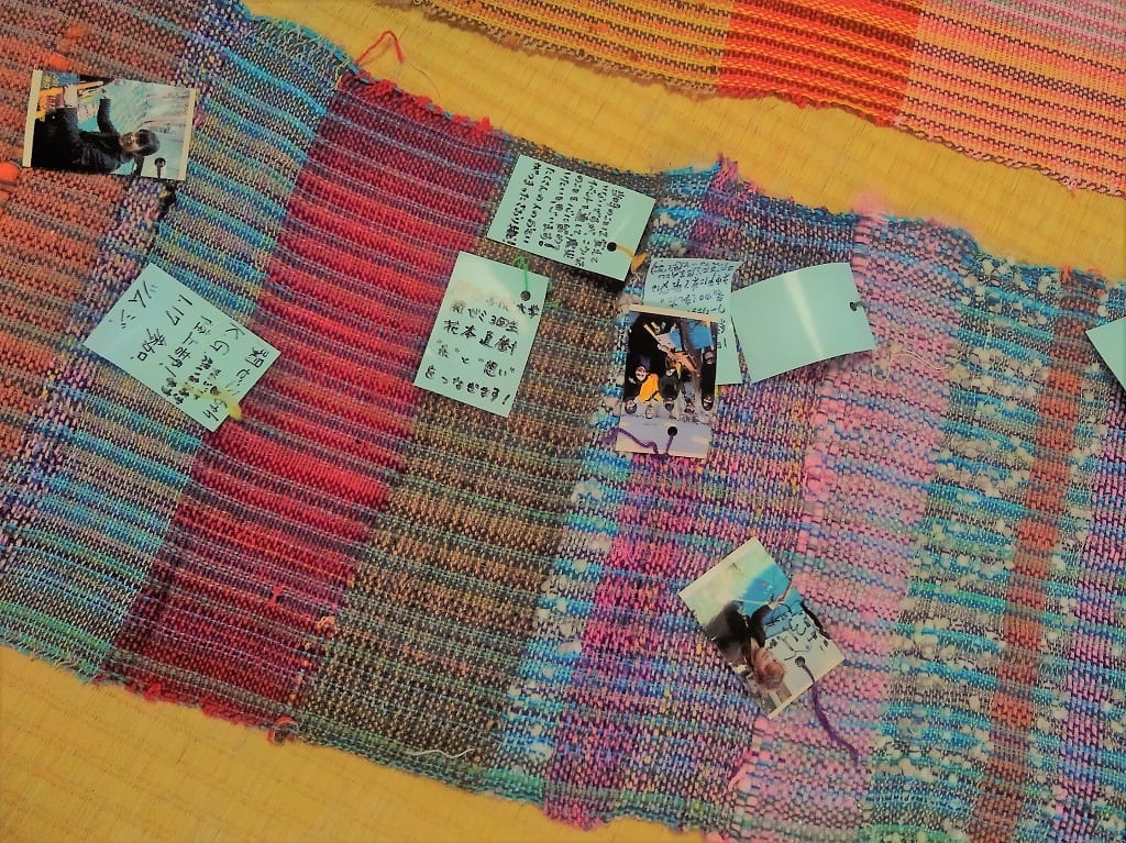 布とメッセージ